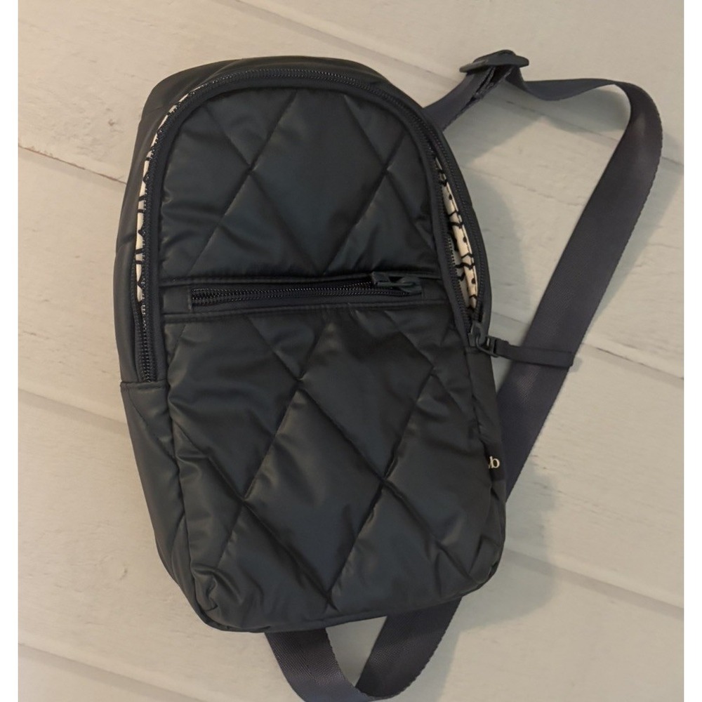 Vera Bradley Cayenne Lorman Sling Backpack Quilted Crossbody navy